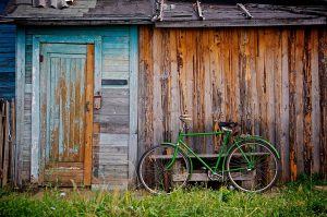 cykel ved hytte